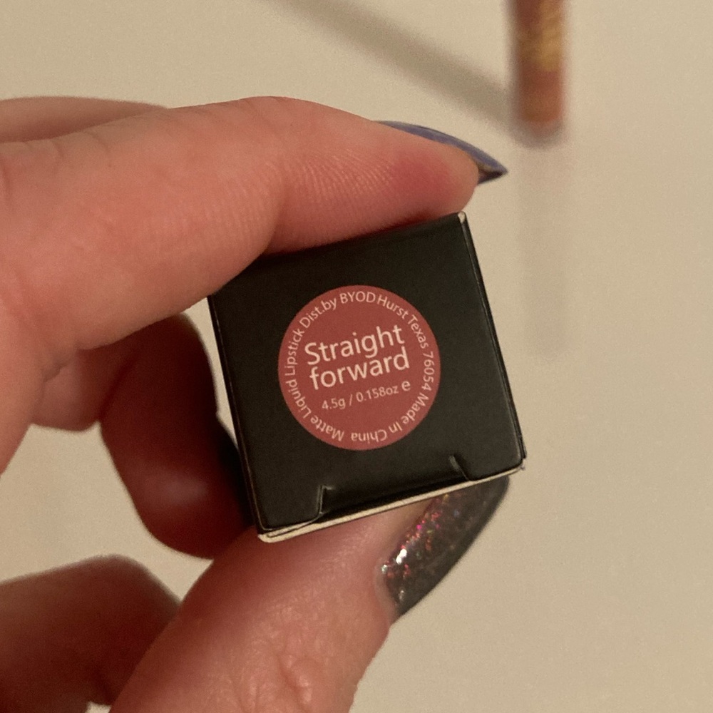 BYOD LONGING LIPS MATTE LIQUID LIPSTICK with Vitamin E - Straight Forward - Picture 6 of 10